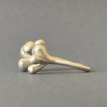 Load image into Gallery viewer, Silver Pistil Ring
