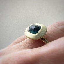 Cargar imagen en el visor de la galería, Ocean tourmaline ring
