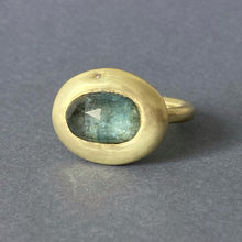 Cargar imagen en el visor de la galería, Statement Kyanite Ring
