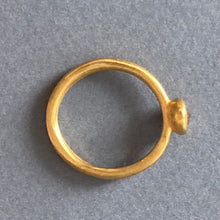 Load image into Gallery viewer, Donught ring 18K
