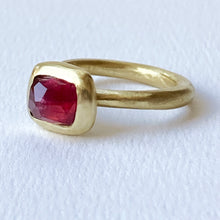 Load image into Gallery viewer, Bague tourmaline rose rouge carrée
